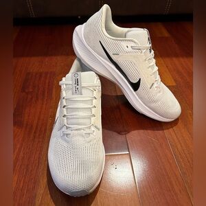 Nike Men’s Pegasus 40 Running Shoe